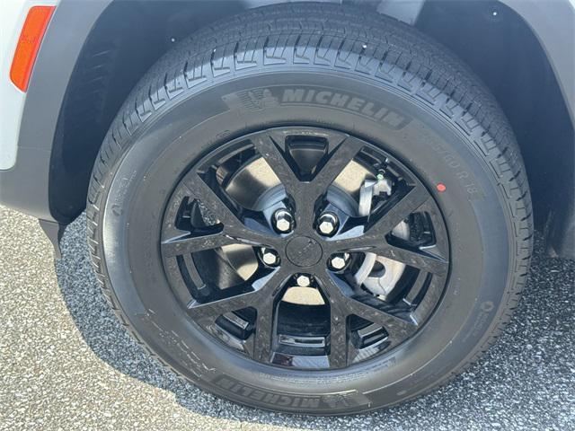 new 2025 Jeep Grand Cherokee car, priced at $36,291