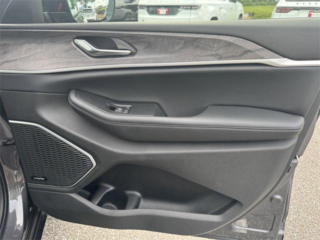 used 2024 Jeep Grand Cherokee L car, priced at $44,881