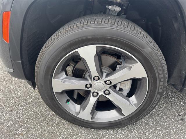 used 2024 Jeep Grand Cherokee L car, priced at $44,881