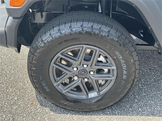 new 2025 Jeep Wrangler car, priced at $43,780