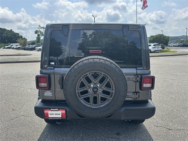 new 2025 Jeep Wrangler car, priced at $43,780