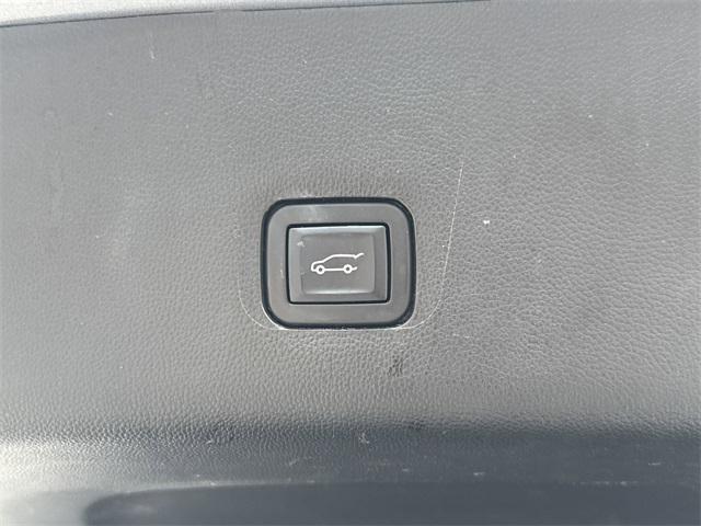 used 2020 Chevrolet Traverse car, priced at $18,995