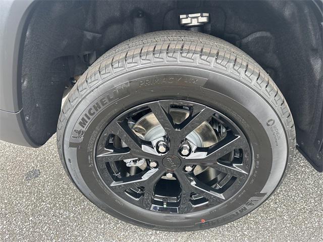 new 2025 Jeep Grand Cherokee car, priced at $39,730