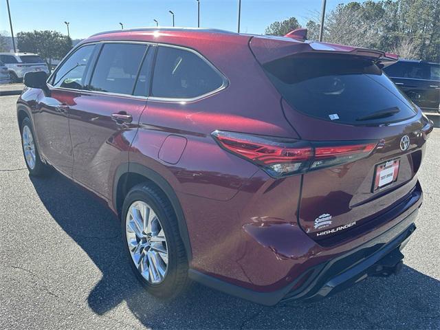 used 2020 Toyota Highlander car, priced at $29,995