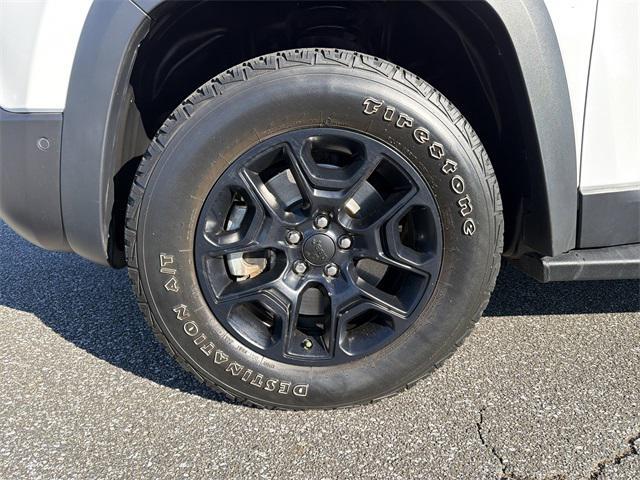 used 2022 Jeep Cherokee car, priced at $22,725