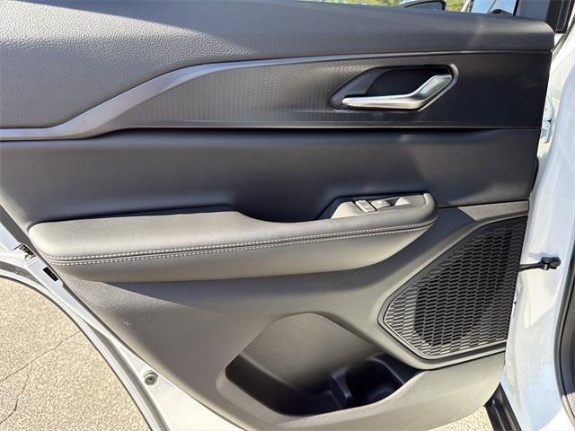 new 2025 Jeep Grand Cherokee car, priced at $35,575