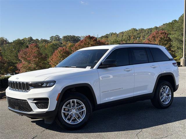 new 2025 Jeep Grand Cherokee car, priced at $35,575