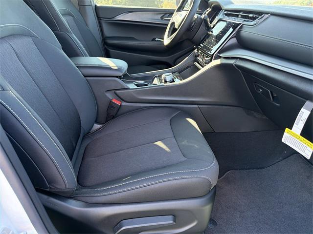 new 2025 Jeep Grand Cherokee car, priced at $35,575