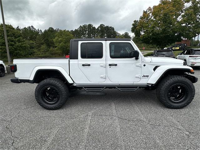 new 2024 Jeep Gladiator car, priced at $59,198