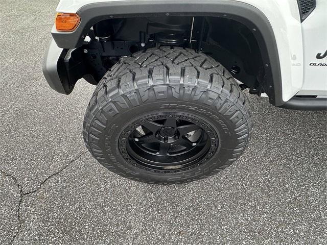 new 2024 Jeep Gladiator car, priced at $59,198