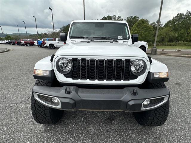 new 2024 Jeep Gladiator car, priced at $59,198