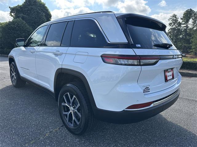 new 2025 Jeep Grand Cherokee car, priced at $43,645