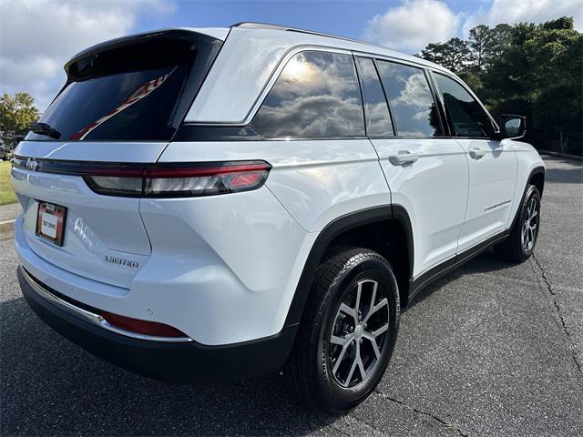 new 2025 Jeep Grand Cherokee car, priced at $43,645