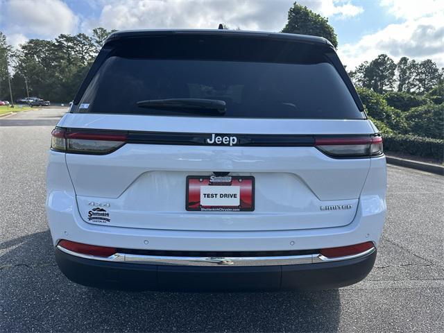 new 2025 Jeep Grand Cherokee car, priced at $43,645