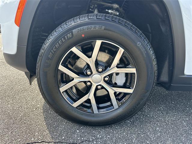 new 2025 Jeep Grand Cherokee car, priced at $43,645