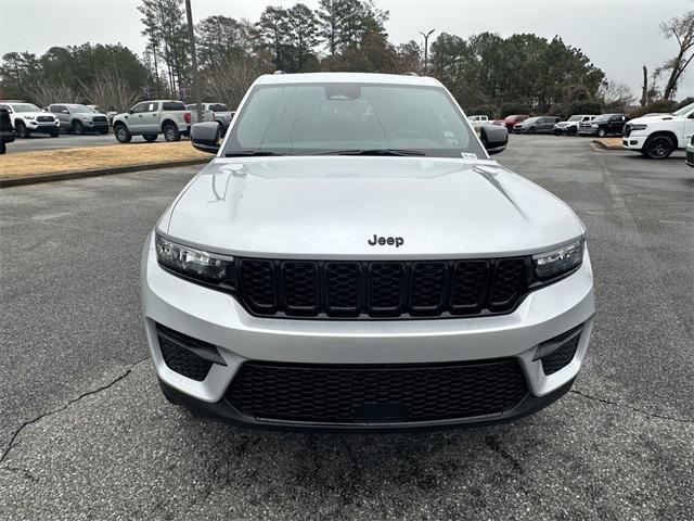 new 2025 Jeep Grand Cherokee car, priced at $43,670