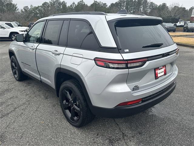 new 2025 Jeep Grand Cherokee car, priced at $43,670