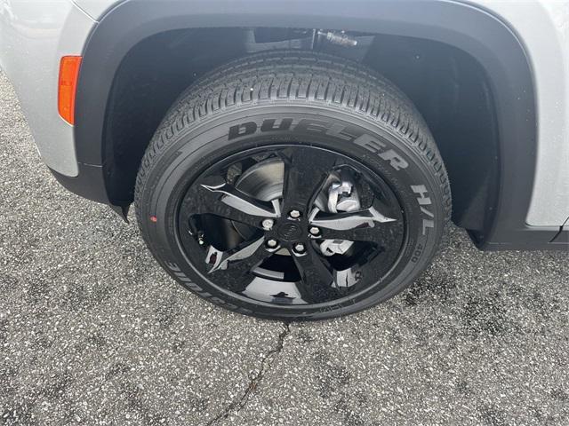 new 2025 Jeep Grand Cherokee car, priced at $43,670