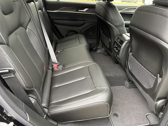 new 2025 Jeep Grand Cherokee car, priced at $38,495