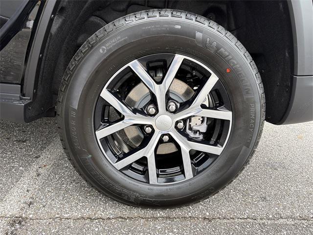 new 2025 Jeep Grand Cherokee car, priced at $38,495