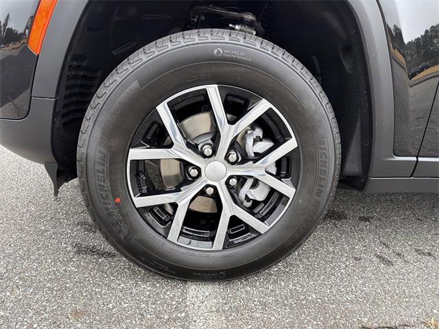 new 2025 Jeep Grand Cherokee car, priced at $38,495