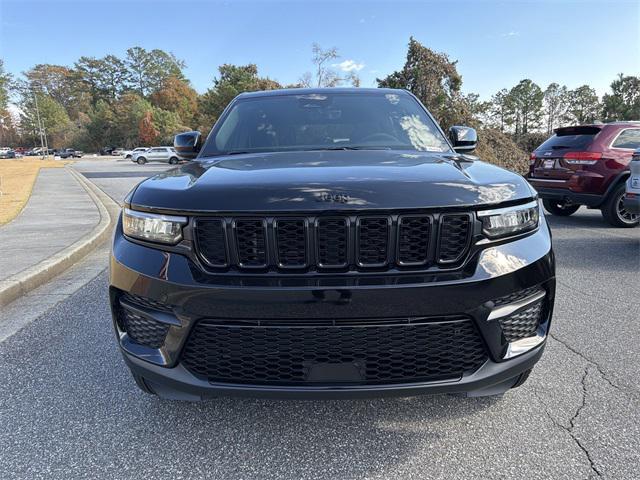 new 2025 Jeep Grand Cherokee car, priced at $37,730