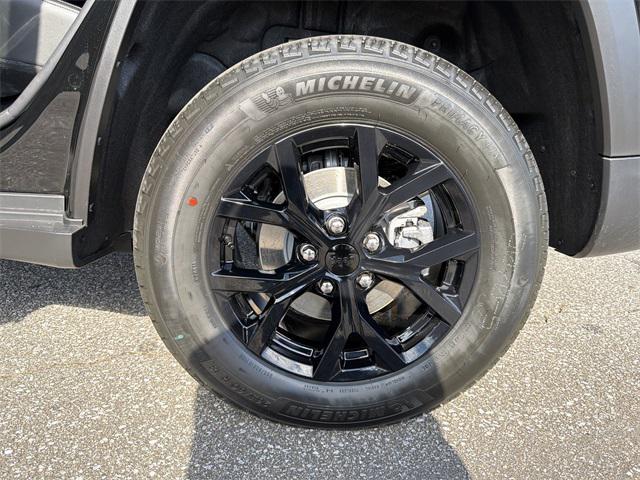 new 2025 Jeep Grand Cherokee car, priced at $37,730