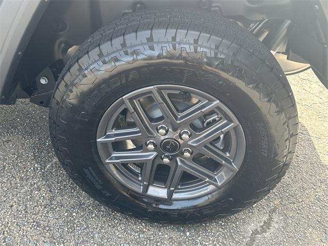 new 2025 Jeep Wrangler car, priced at $41,737