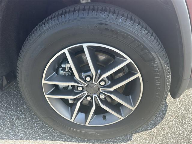 used 2022 Jeep Grand Cherokee car, priced at $31,495