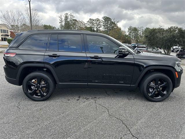 new 2025 Jeep Grand Cherokee car, priced at $41,670