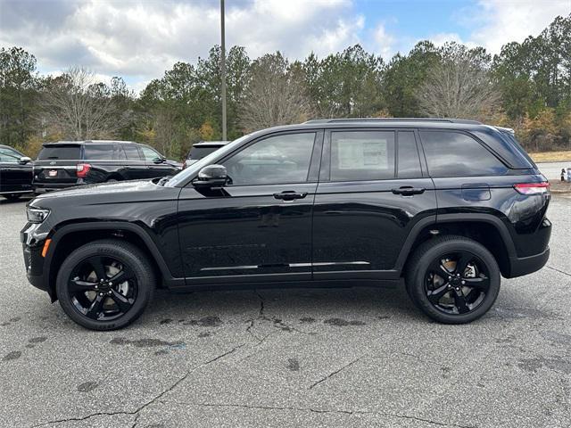 new 2025 Jeep Grand Cherokee car, priced at $41,670