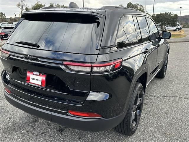 new 2025 Jeep Grand Cherokee car, priced at $41,670