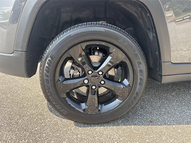 used 2025 Jeep Grand Cherokee car, priced at $36,995
