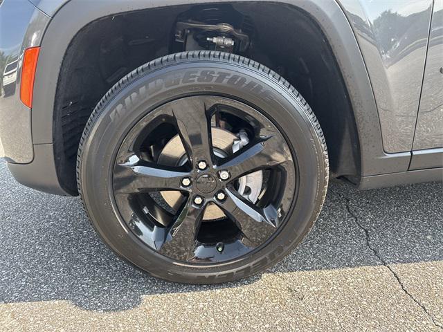 used 2025 Jeep Grand Cherokee car, priced at $36,995