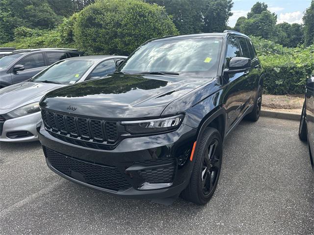 used 2023 Jeep Grand Cherokee car, priced at $34,900