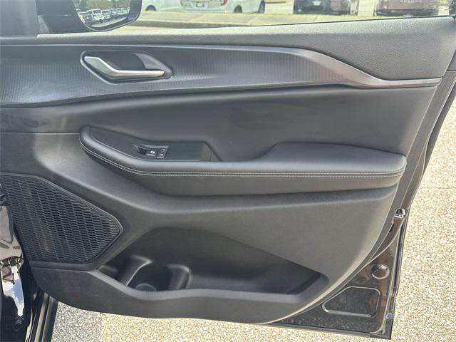 used 2023 Jeep Grand Cherokee car, priced at $32,250