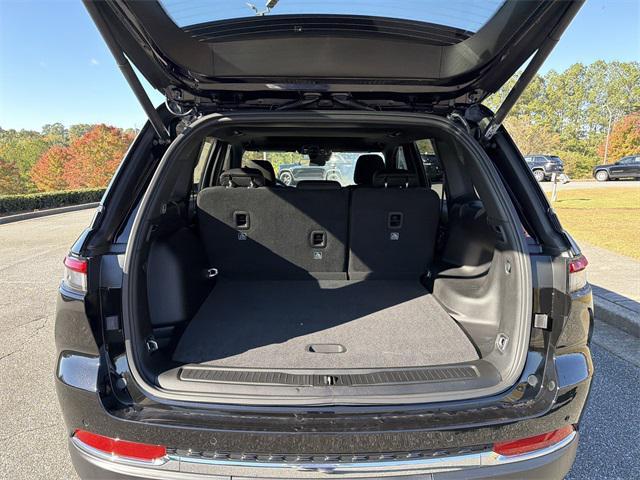 new 2025 Jeep Grand Cherokee car, priced at $36,170