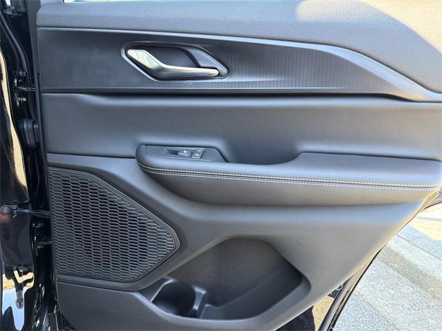 new 2025 Jeep Grand Cherokee car, priced at $36,170