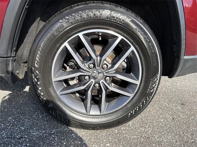 used 2017 Jeep Grand Cherokee car, priced at $15,150