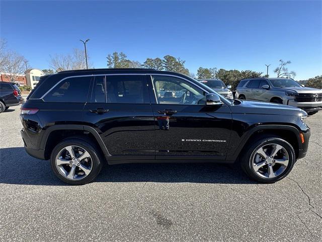 new 2025 Jeep Grand Cherokee car, priced at $44,420