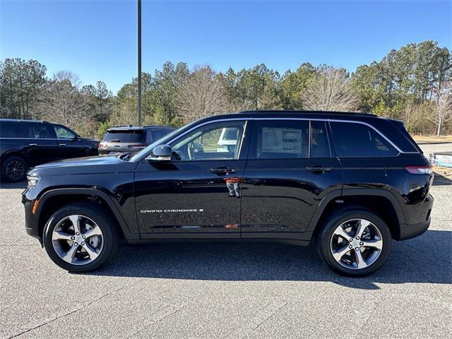 new 2025 Jeep Grand Cherokee car, priced at $44,420