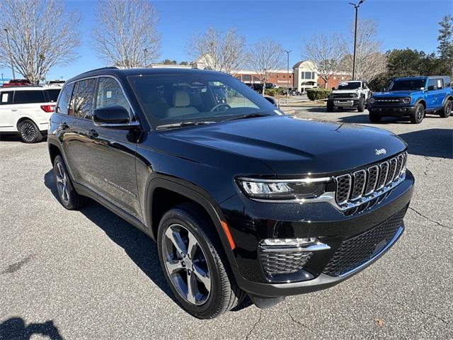 new 2025 Jeep Grand Cherokee car, priced at $44,420