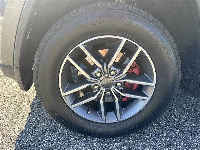 used 2017 Jeep Grand Cherokee car, priced at $13,900