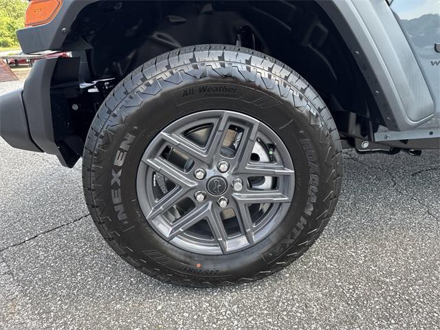 new 2025 Jeep Wrangler car, priced at $40,641