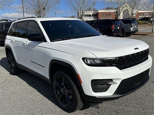 new 2025 Jeep Grand Cherokee car, priced at $43,075