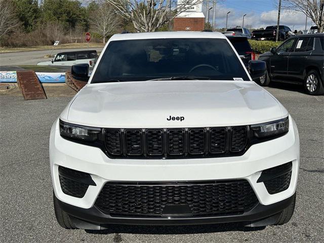 new 2025 Jeep Grand Cherokee car, priced at $43,075