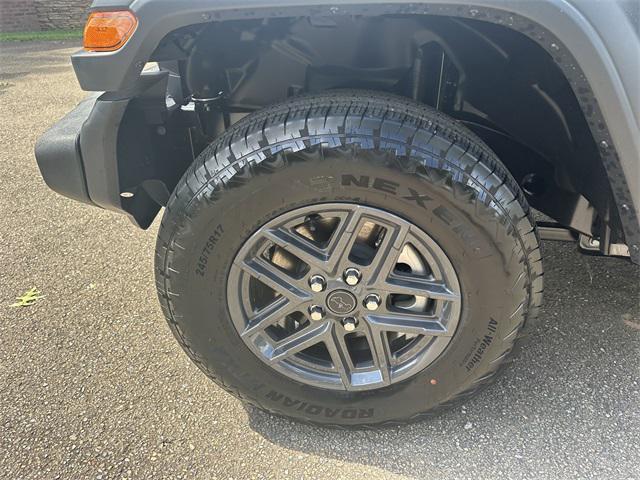 new 2025 Jeep Wrangler car, priced at $42,615