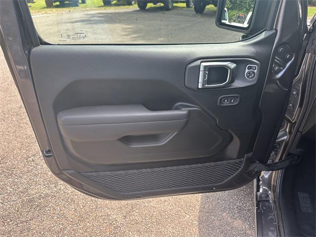 new 2025 Jeep Wrangler car, priced at $42,615