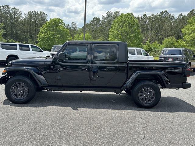 new 2025 Jeep Gladiator car, priced at $45,898