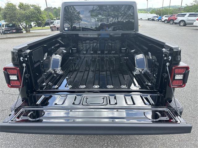 new 2025 Jeep Gladiator car, priced at $45,898